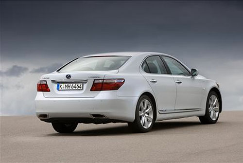 Lexus LS Sports Car Review